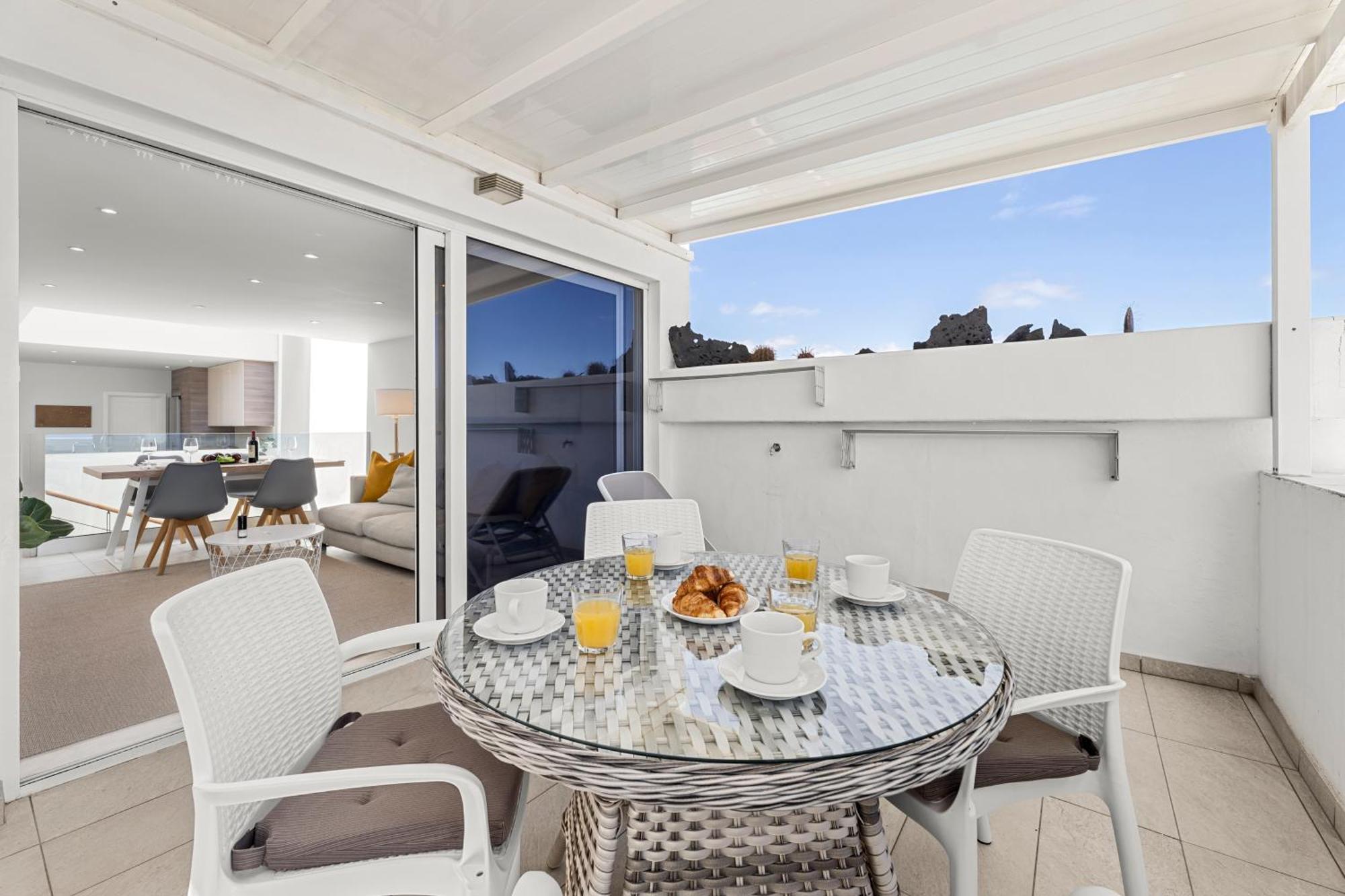 Stunning 2 Bedroom Duplex Close To Main Beach With Seaviews Puerto del Carmen  Luaran gambar