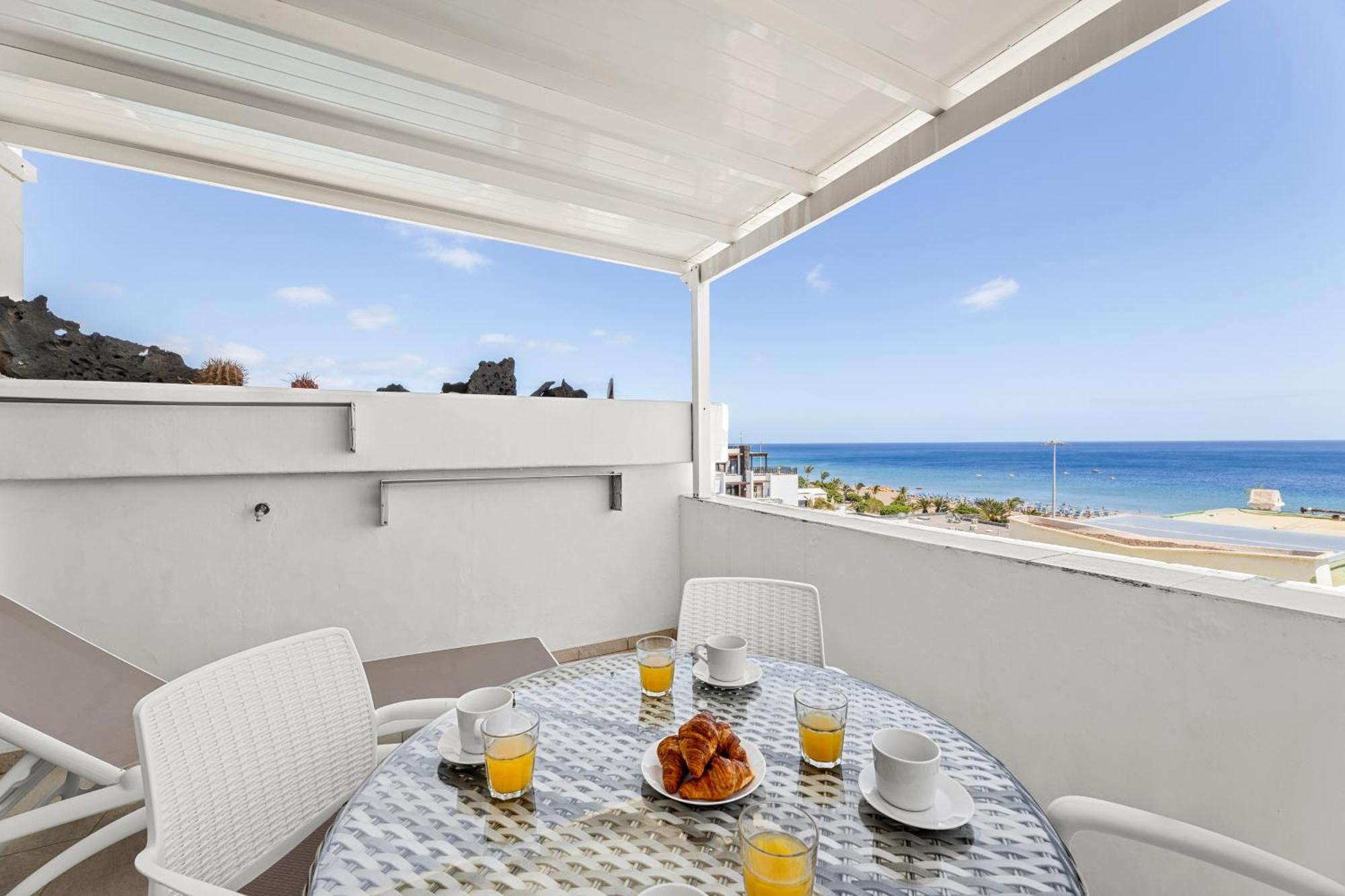 Stunning 2 Bedroom Duplex Close To Main Beach With Seaviews Puerto del Carmen  Luaran gambar